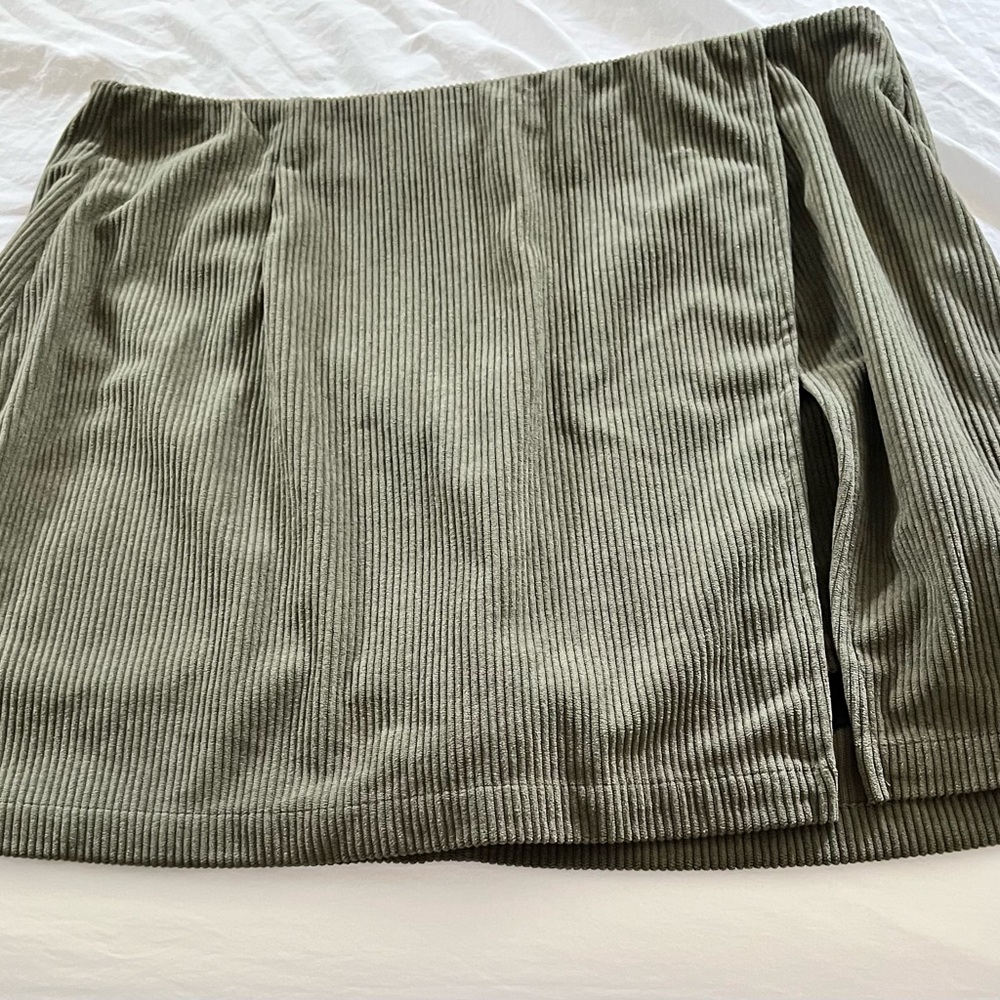 Halara Olive Green Corduroy Skirt, New with Tag